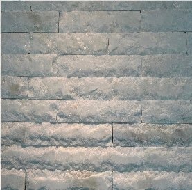 REVESTIMENTO ROCKFACE MÁRMORE NACIONAL PINTA VERDE